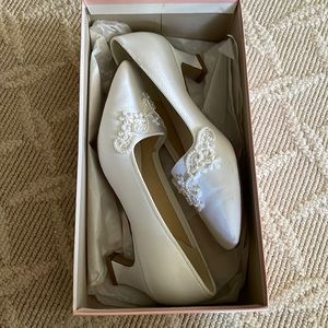 My moms wedding shoes 🤍🥺